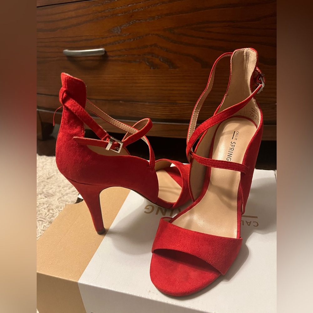 Cherry 🍒 red 🔥 ladies sandals worn once size 7 1/2